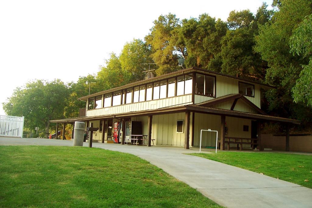 Morgan Hill Camping Resort Cabin 1 San Martin Exteriör bild